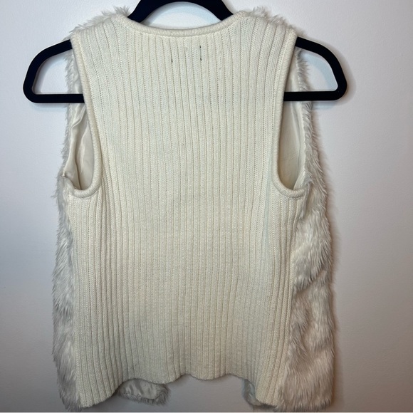 SEDUCTIONS size S white faux fur front vest - Picture 5 of 9